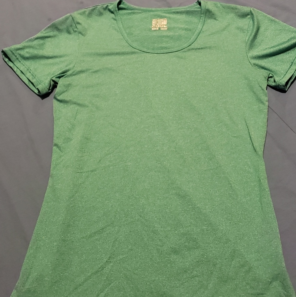 Cooling t-shirt